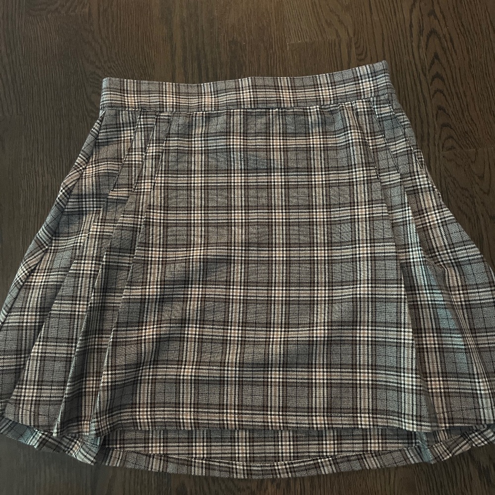 Checker grey skirt